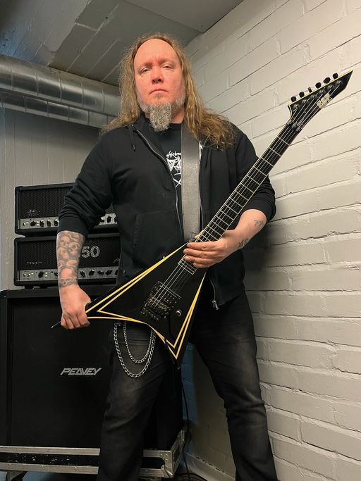 Jarkko with his Peavey 5150 half stack